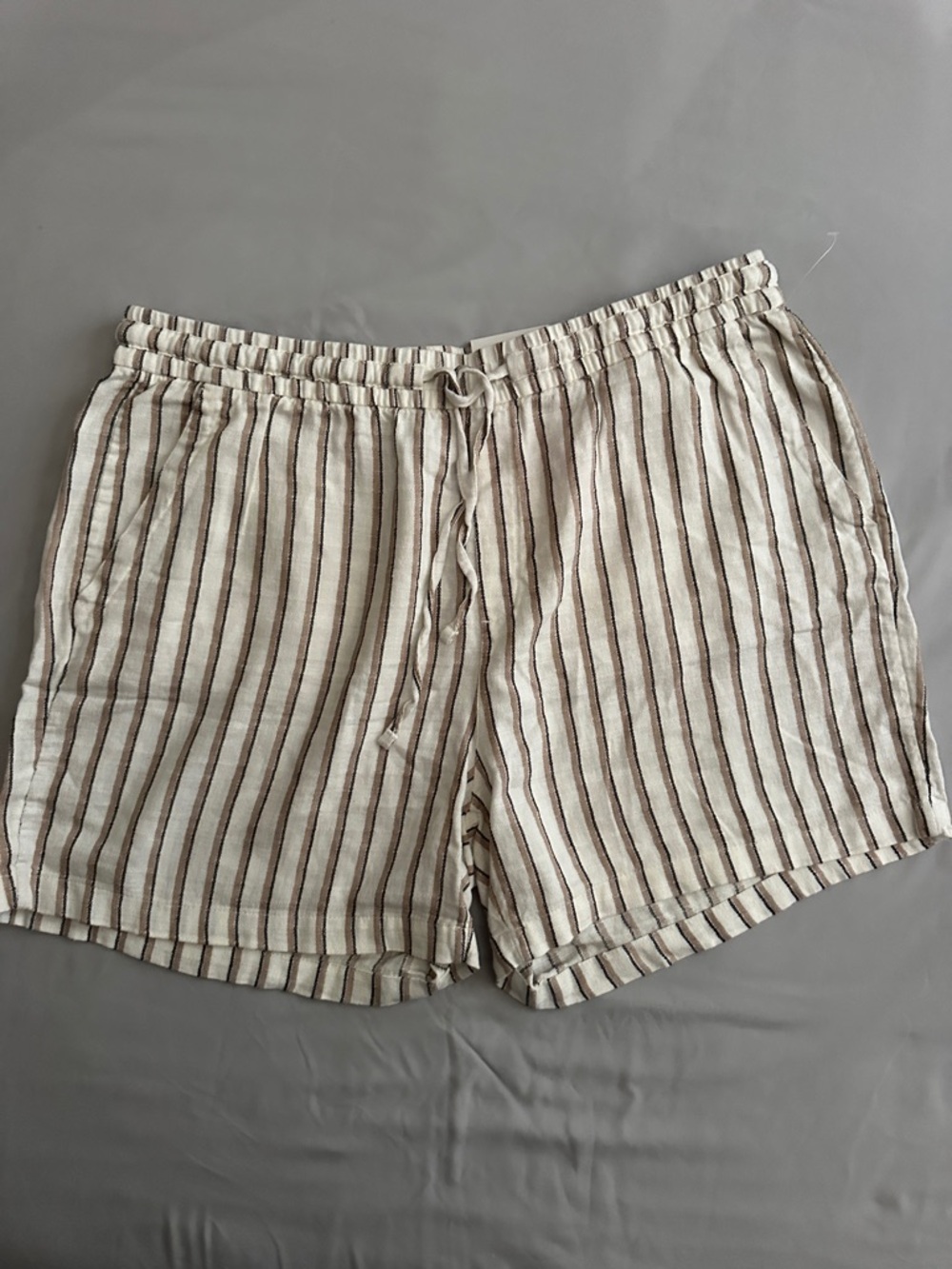 Striped Linen-Blend Drawstring Shorts - Cream & Brown